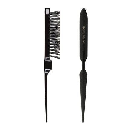 https://cdn.shopify.com/s/files/1/0915/0932/6199/files/denman-d91-dressout-borstel-nylon-met-pin-tail-3349879.jpg?v=1780428805