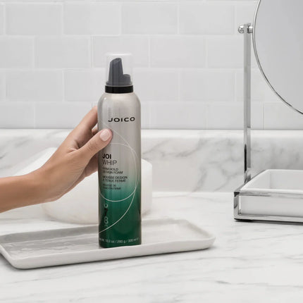 https://cdn.shopify.com/s/files/1/0915/0932/6199/files/joico-joiwhip-firm-hold-foam-300ml-1953728.webp?v=1781341460