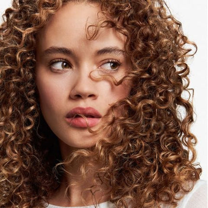 https://cdn.shopify.com/s/files/1/0915/0932/6199/files/wella-wella-elements-renewing-shampoo.452340854.jpg?v=1755912472